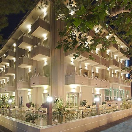 Hotel Muccioli Misano Adriatico Esterno foto