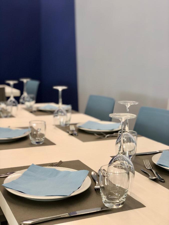 Hotel Muccioli Misano Adriatico Esterno foto