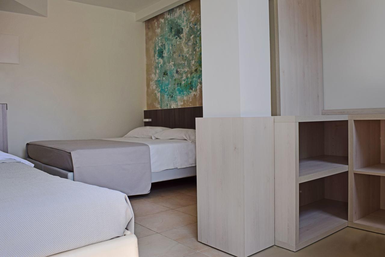 Hotel Muccioli Misano Adriatico Esterno foto